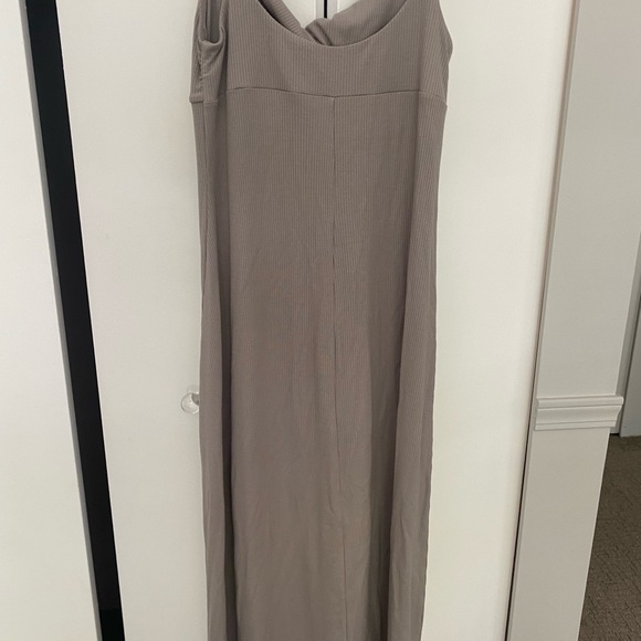 Wilfred Meridian dress, tope size large and fits small. Ribbed, worn 3 times - Picture 3 of 4
